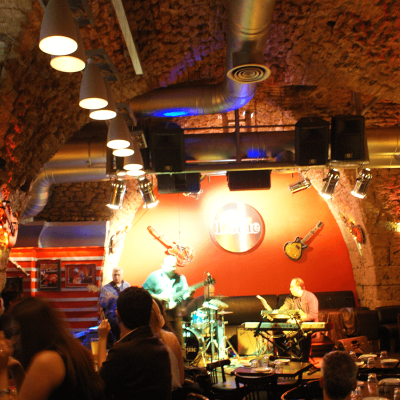 bar-8